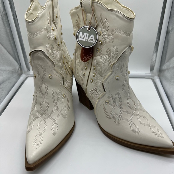 MIA White Ankle Boots with Western Flair and Pearl Accents - Picture 3 of 11